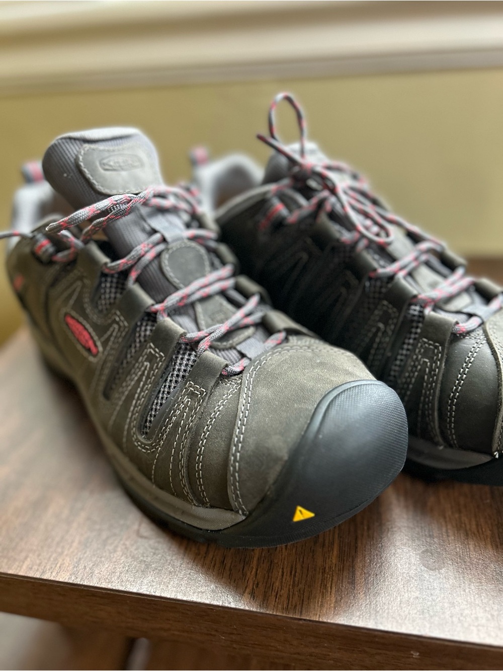 KEEN Utility Flint II Steel Toe Work Shoe Women’s Sz 11 Men’s Sz 9.5